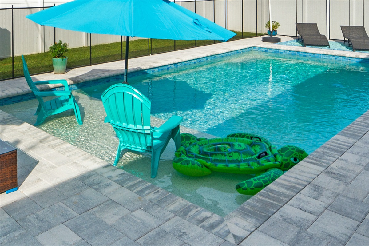 relax at the pool