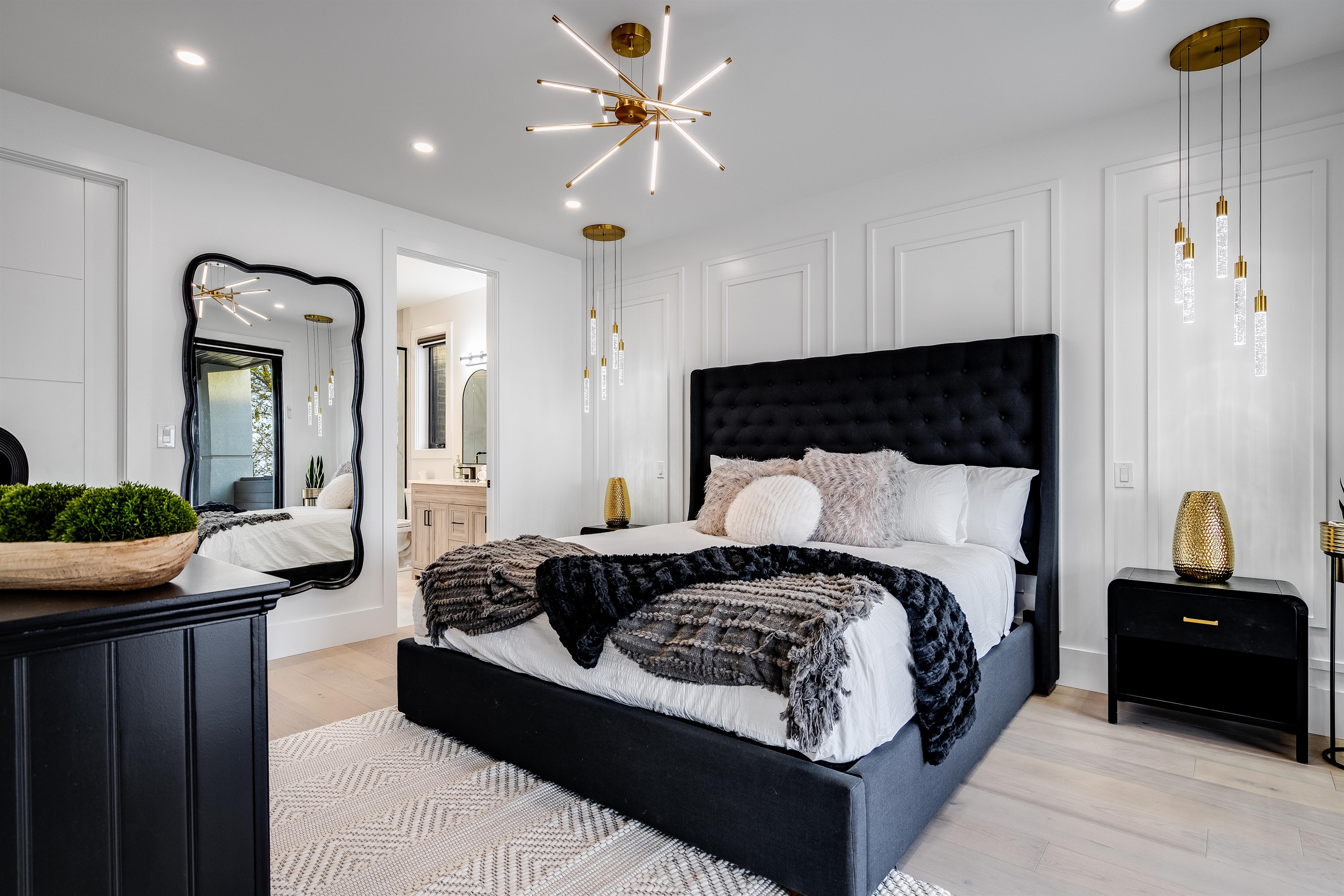 King Bedroom with Premier Master Suite with Lake View Balcony and Ensuite Bath