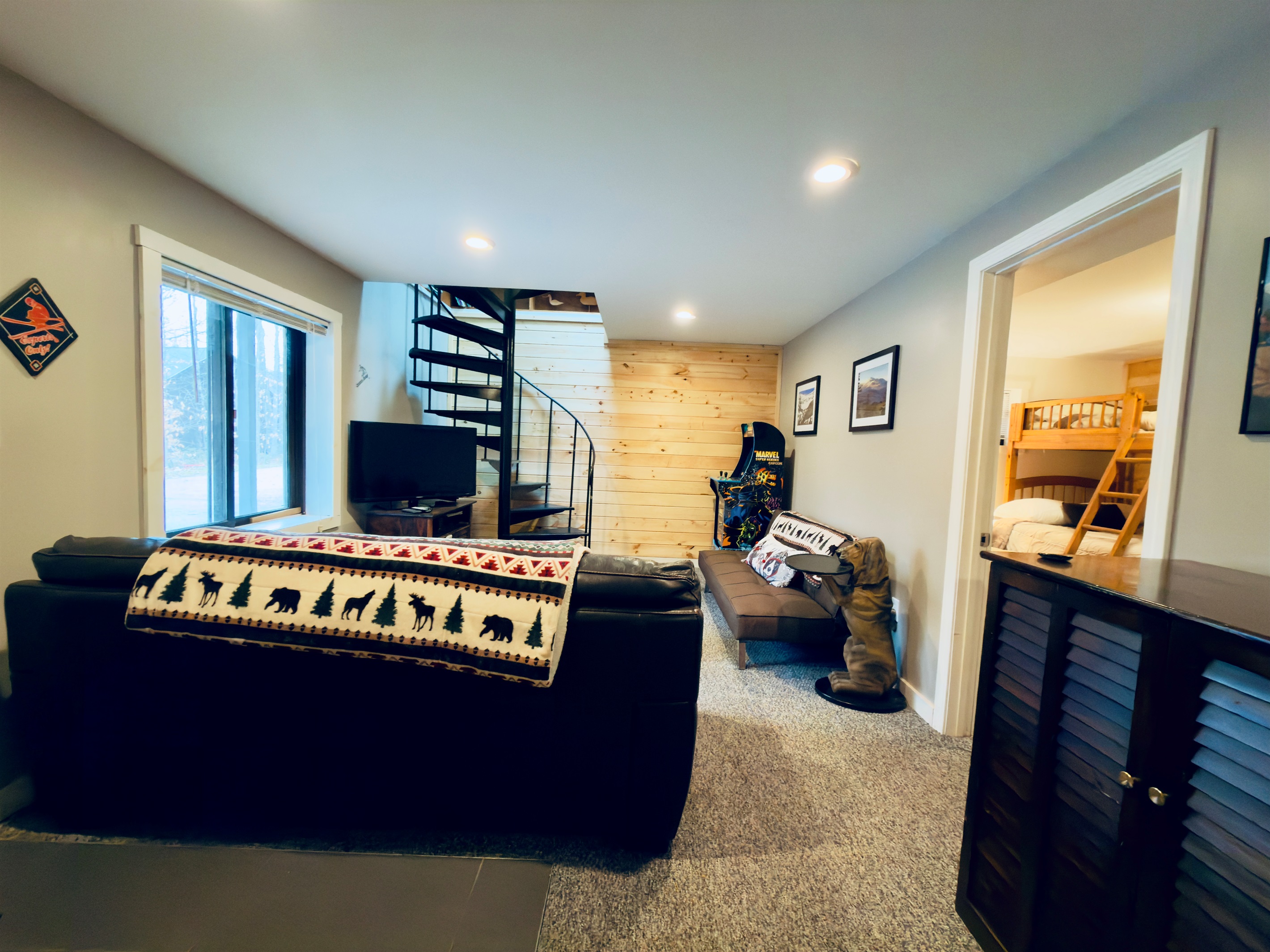 Additional living room space to watch TV or read a book 