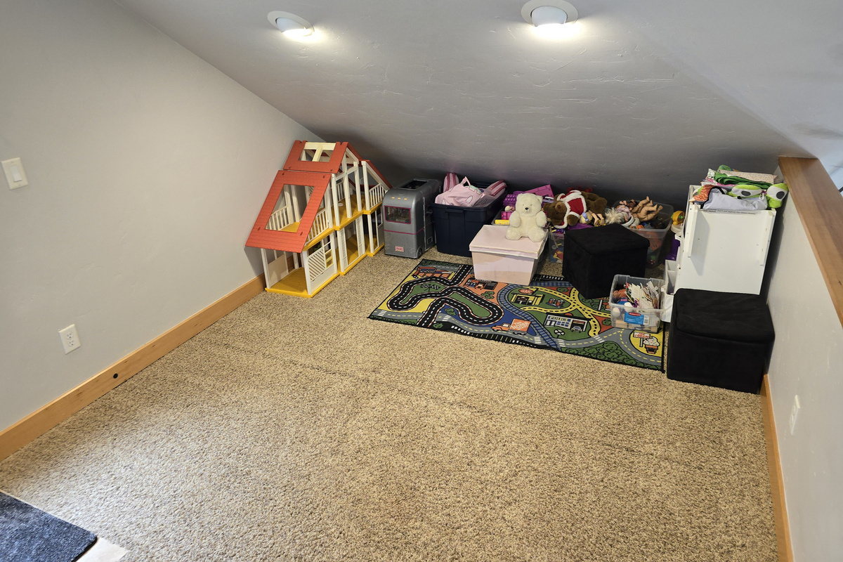 Loft/Toys