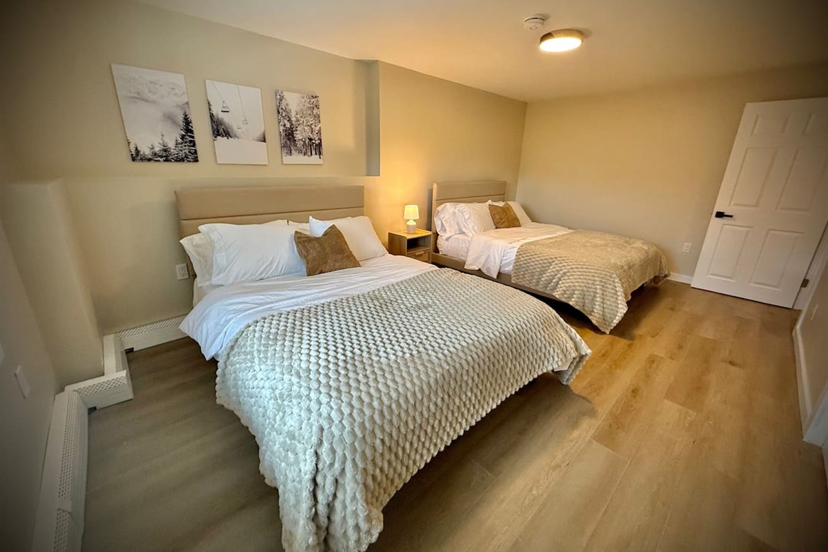 Unit B Bedroom 2 Queen Beds