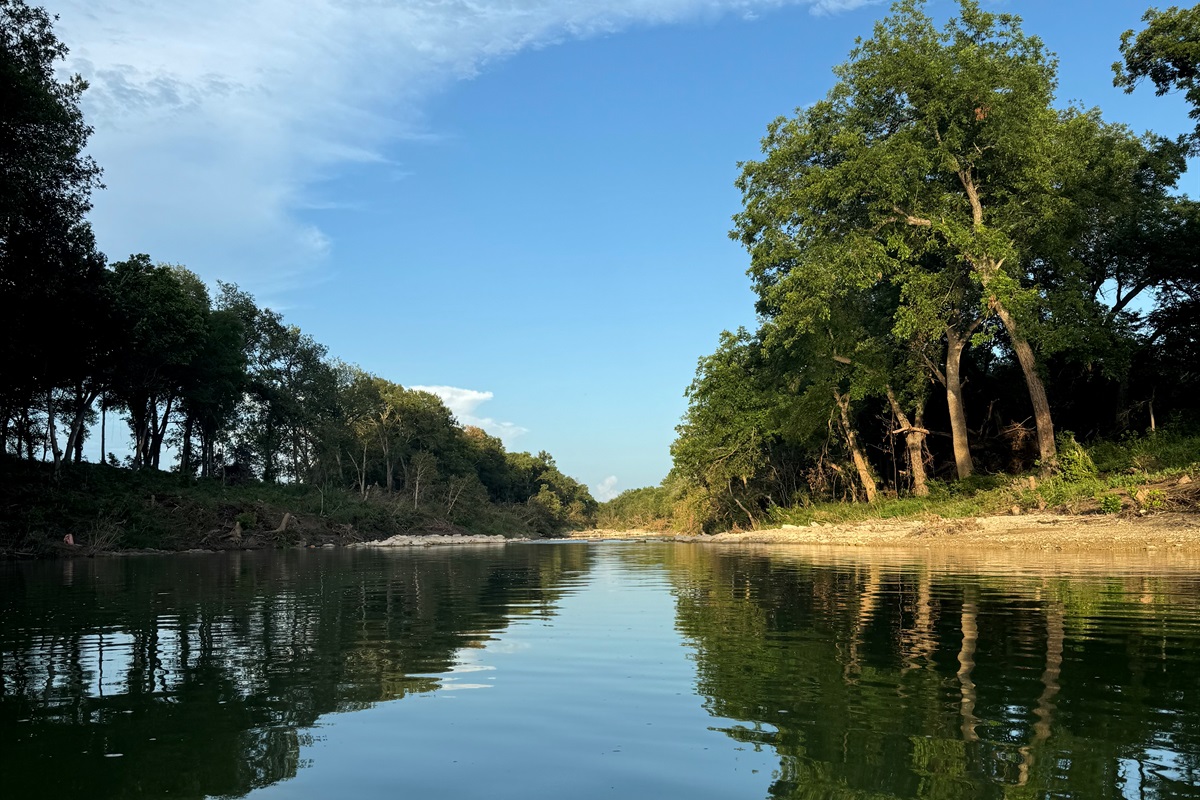Middle Bosque River is a 2 minute drive from the cottage.  The water level varies depending on time of year and recent rains.