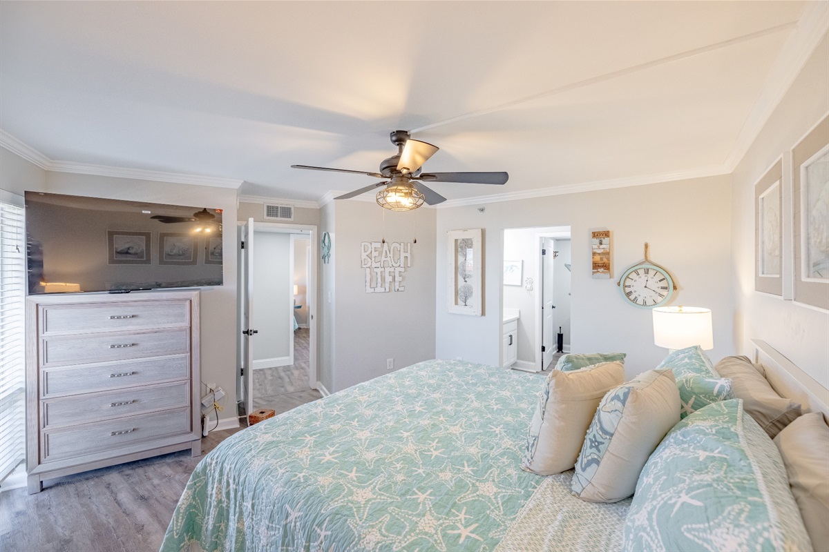 Master bedroom with king and ensuite bathroom