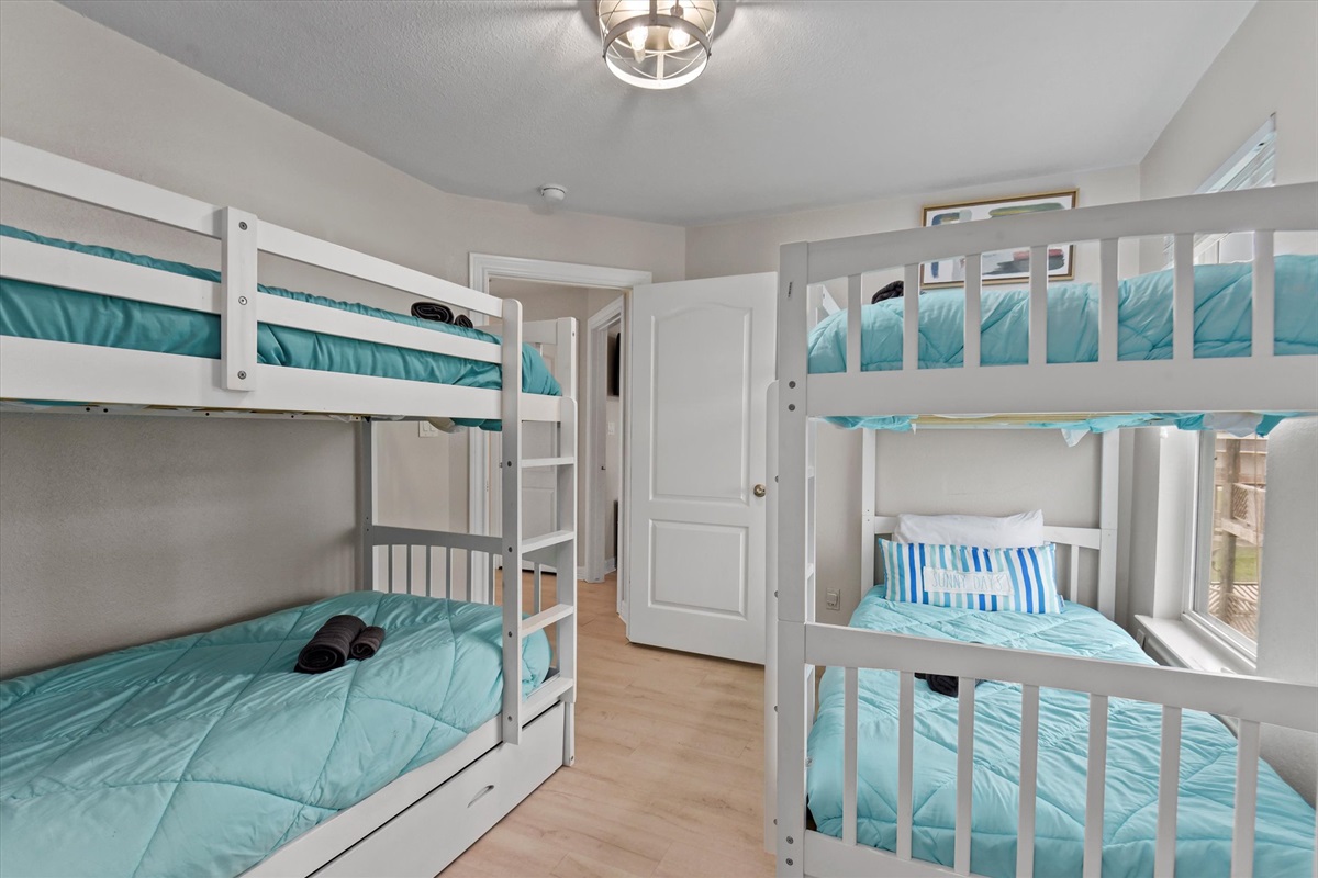 17a3434f344c432984e6317889d76a2c Large | Beachhouse | Texas | TX | Vacation Homes | Galveston | Crystal Beach | Kokomo | Breezy Days | Beachfront Elegance | Sunrise Serenity | Southern Sands Property Management, LLC