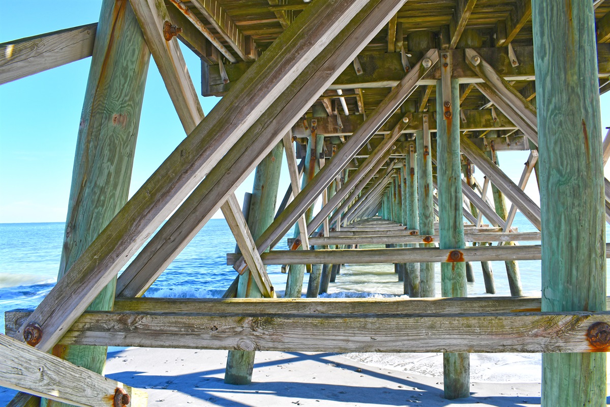 Lots of Entertainment and Dining Nearby!