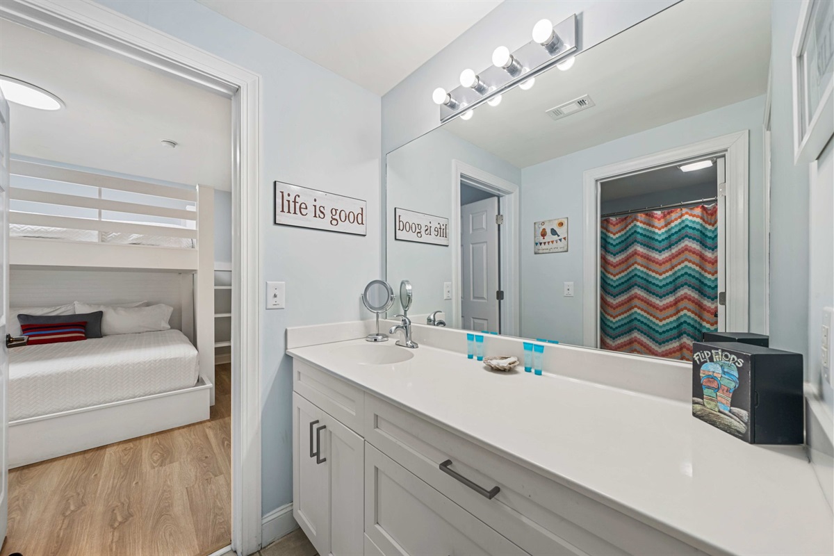 Bathroom 2: Jack n Jill bath | Sea Gull | 201 Oceanview | 1116 Ocean Blvd, Isle of Palms, SC | IOP Escapes