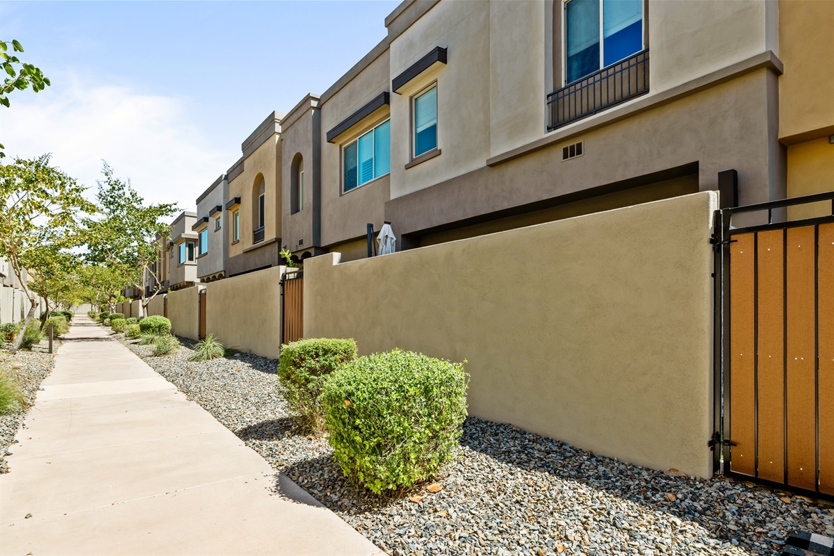 Luna Luxe Rooftop Retreat | 3BR • 2.5BA • Rooftop Deck — Luna Luxe Rooftop | 3BR • 2.5BA • Rooftop Deck, Scottsdale, Arizona — photo 26