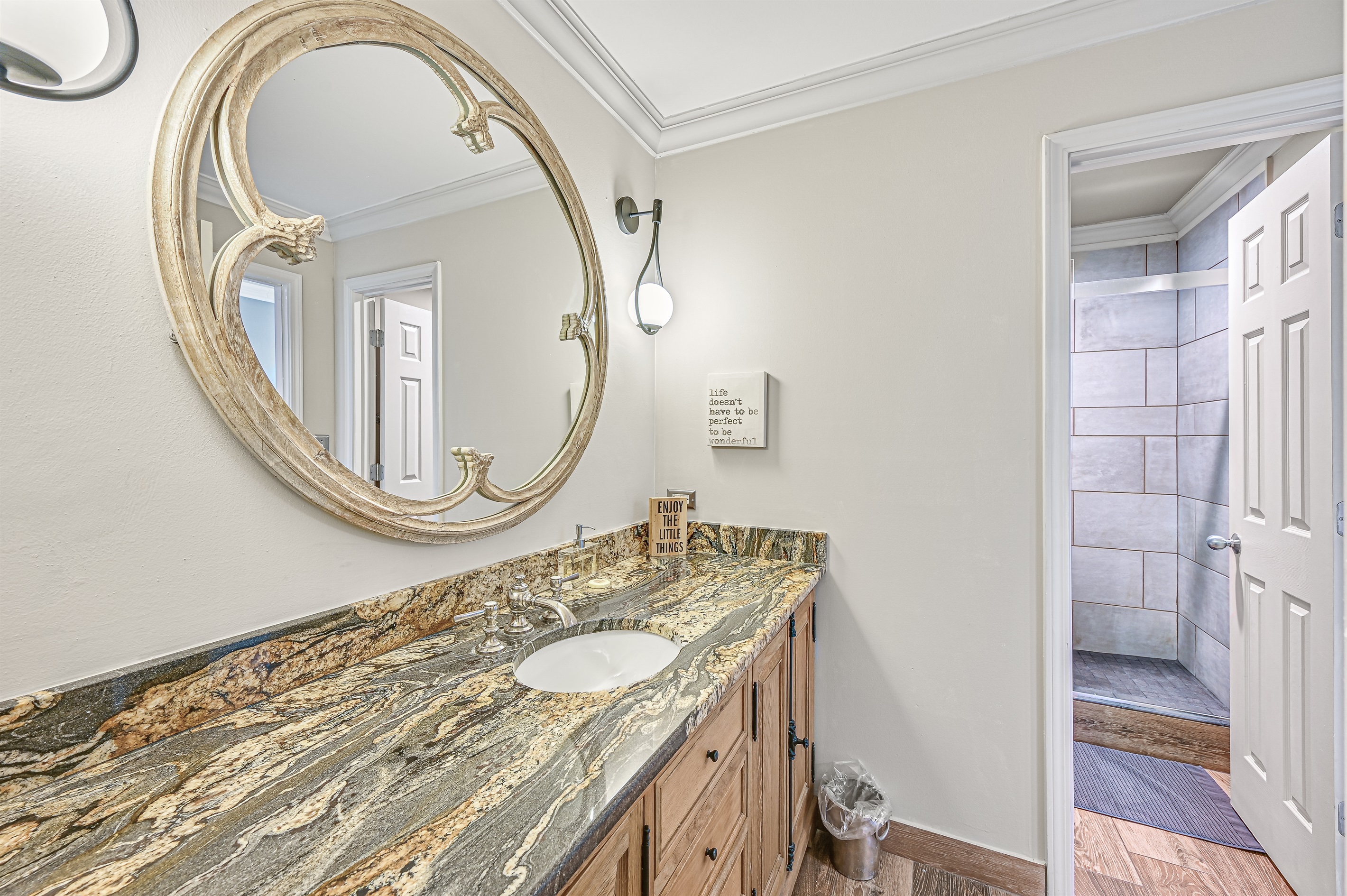 Guest Bathroom, hall and bedroom access