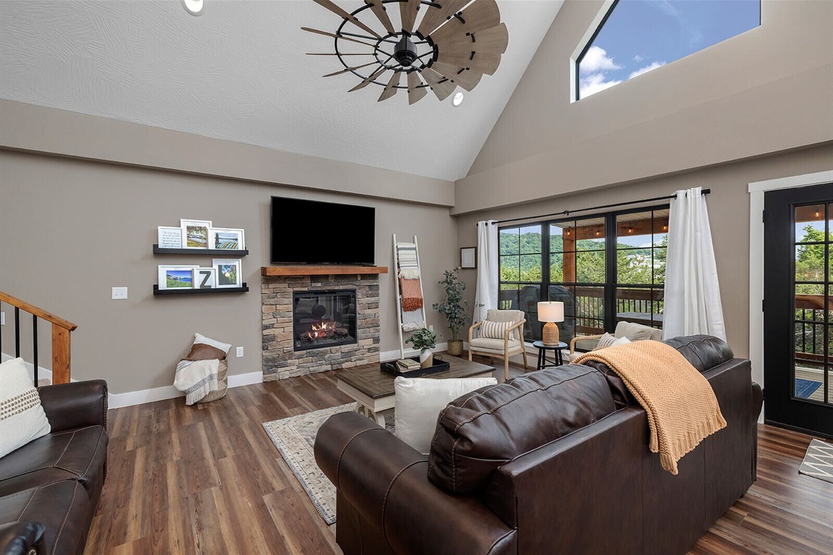 Living Room w/65" Smart TV