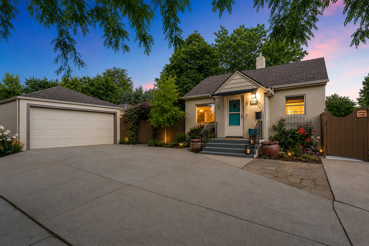 Classy cottage at dusk!