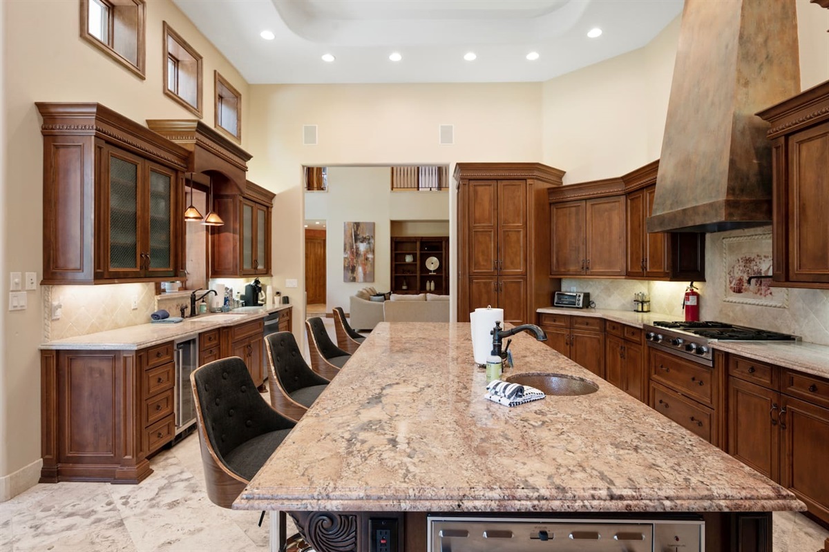 7BR+ Bonus Room Phoenician Mansion w/ Hot Tub&Pool-Heat Avail! — 7BR+Bonus Room Phoenician Estate • Heated Pool + Hot Tub, Phoenix, Arizona — photo 45