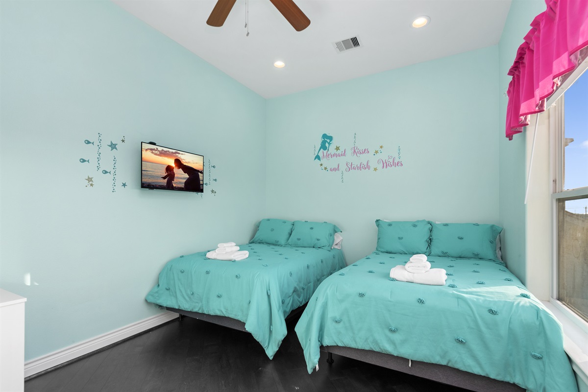 17e454b9c0f7416a8526250ac8be1b94 Large | Beachhouse | Texas | TX | Vacation Homes | Galveston | Crystal Beach | Kokomo | Breezy Days | Beachfront Elegance | Sunrise Serenity | Southern Sands Property Management, LLC
