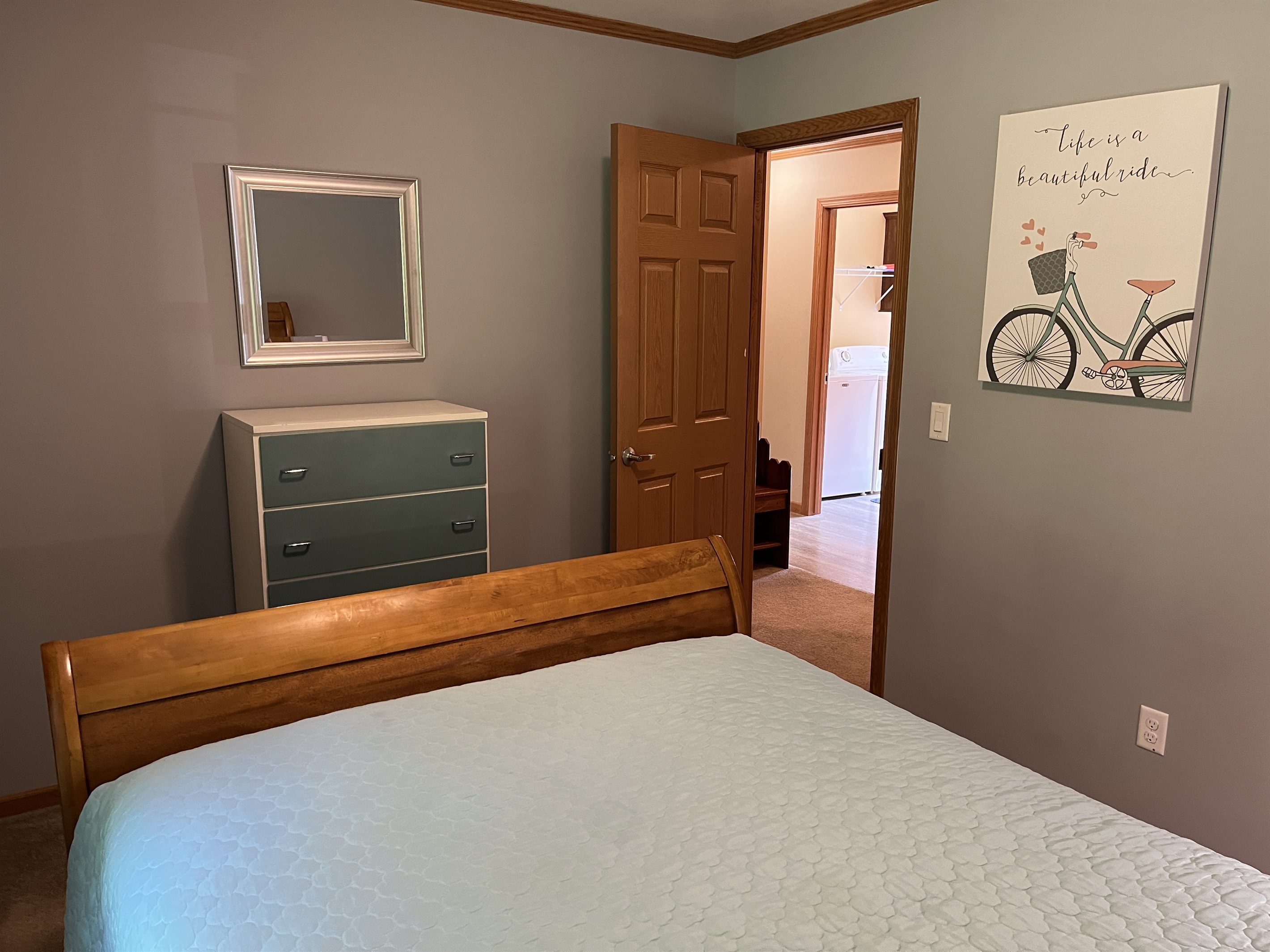 Queen bedroom