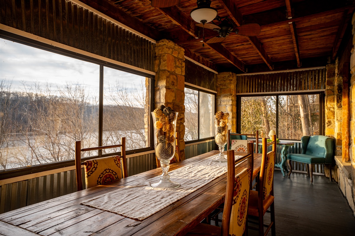 Meals, memories, and sunsets—served daily