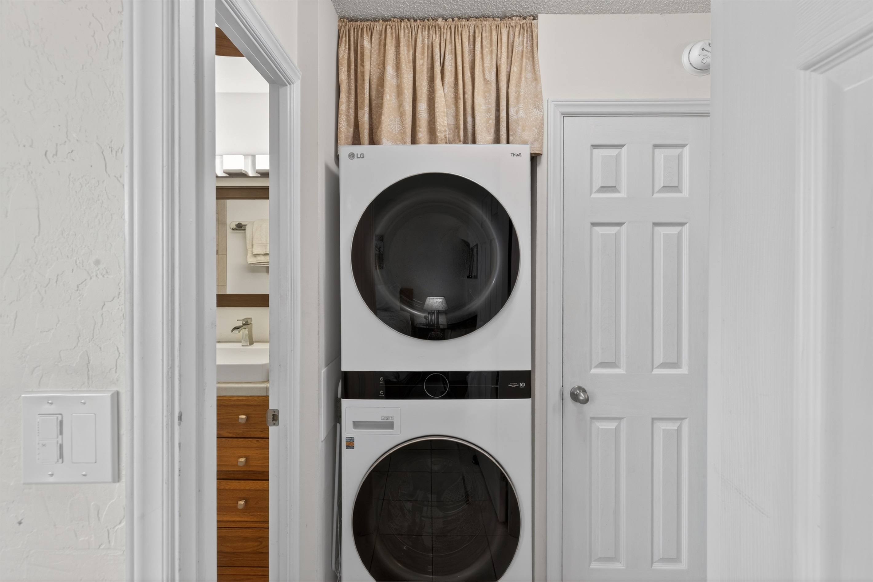 Enjoy the convenience of a full-size washer and dryer—perfect for longer stays or refreshing after beach days.