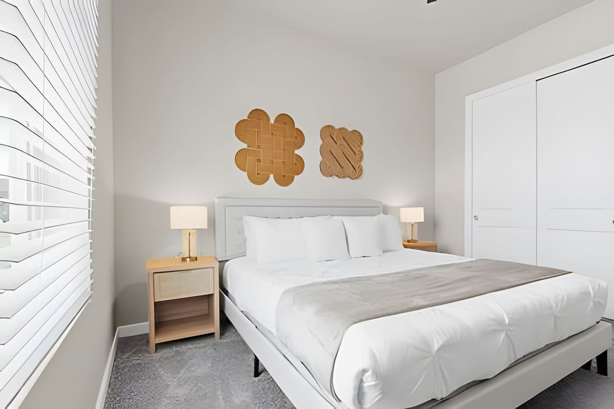 Fresh, clean, and inviting—this room is your perfect retreat after a busy day.