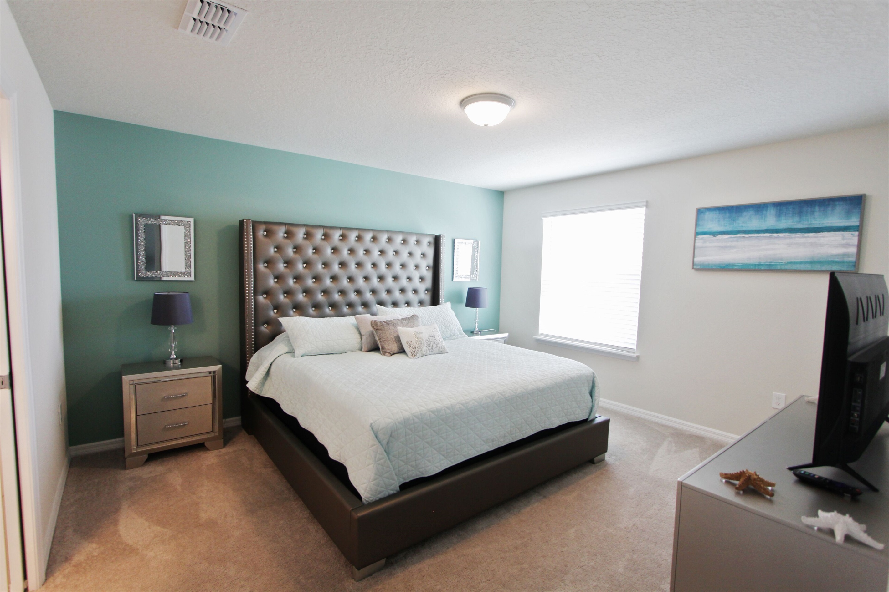 Master Bedroom-Upstairs