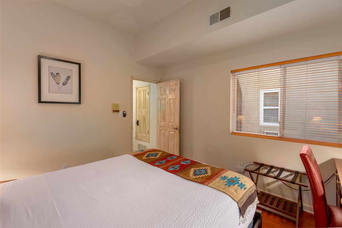 2nd bedroom