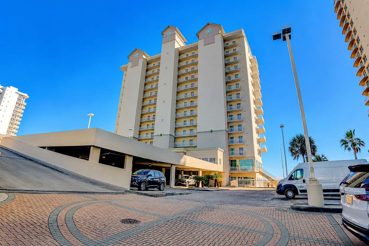 The front of our complex.  We are next door to Crystal Shores West.