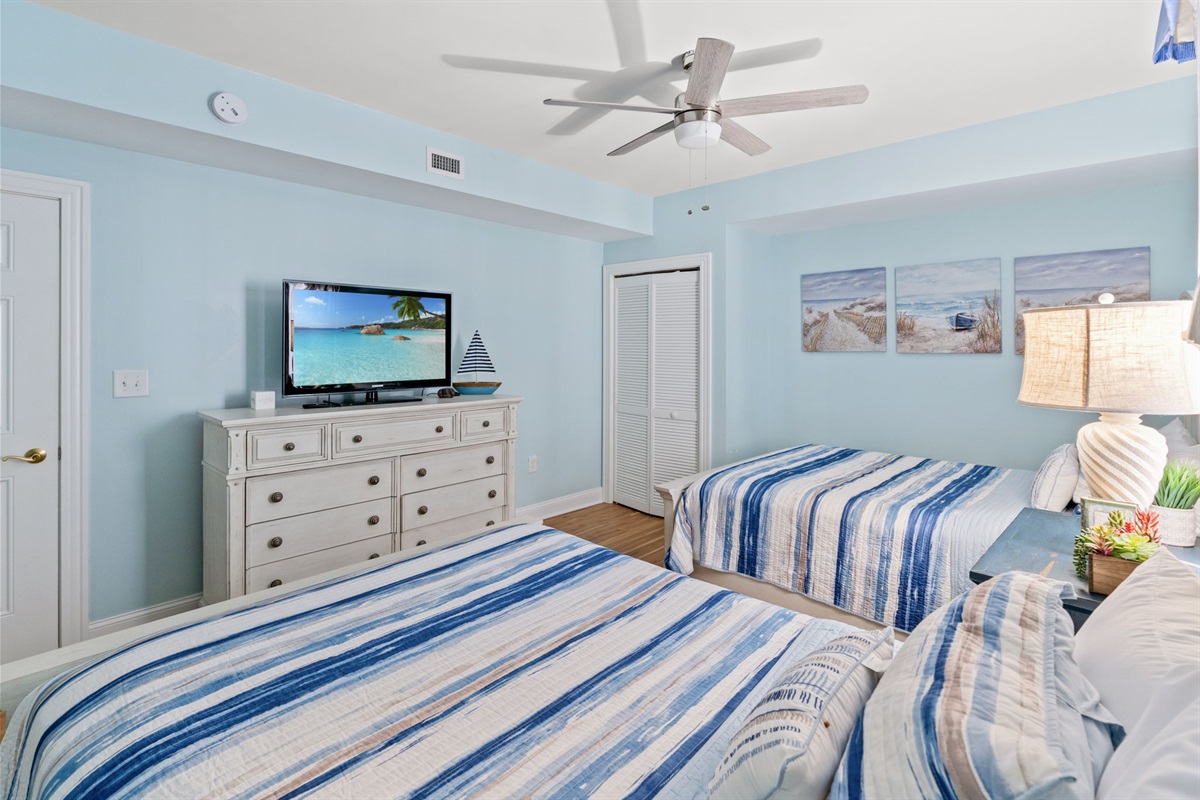 2nd Bedroom With 2 Queen Beds