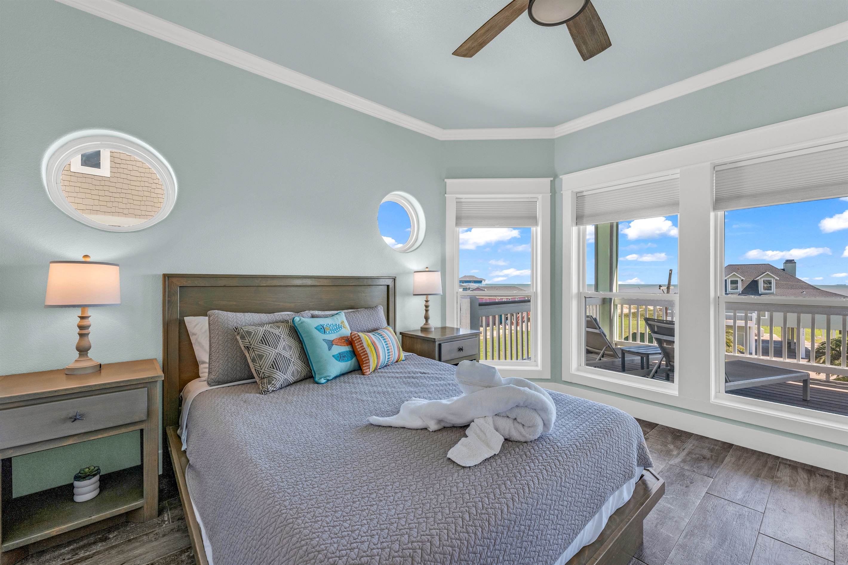 Crystal Paradise Bedroom 4: Wake up to the ocean in Bedroom 4, complete with a queen bed and private balcony.