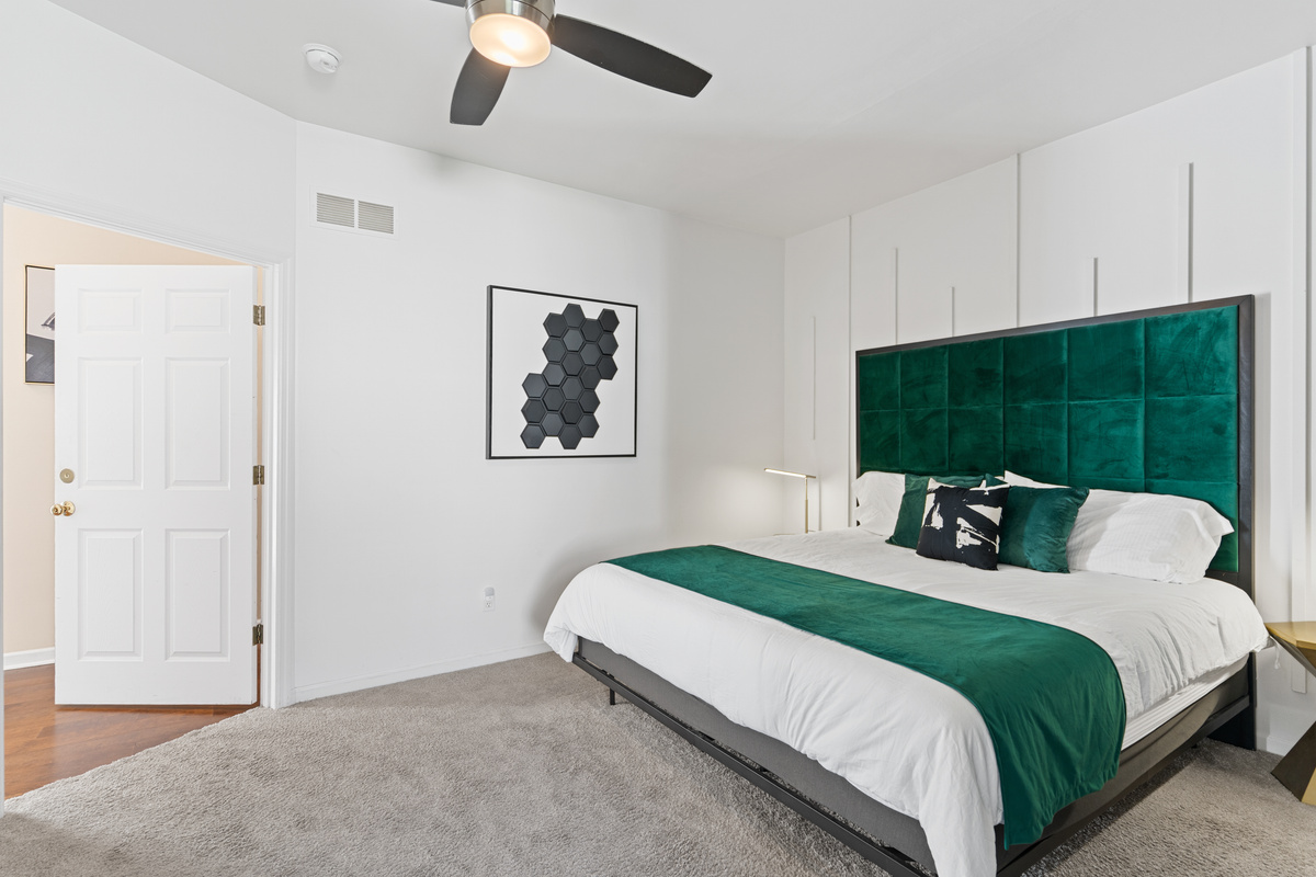 Rest easy in the stylish main king suite, complete with ensuite bath and plenty of privacy.