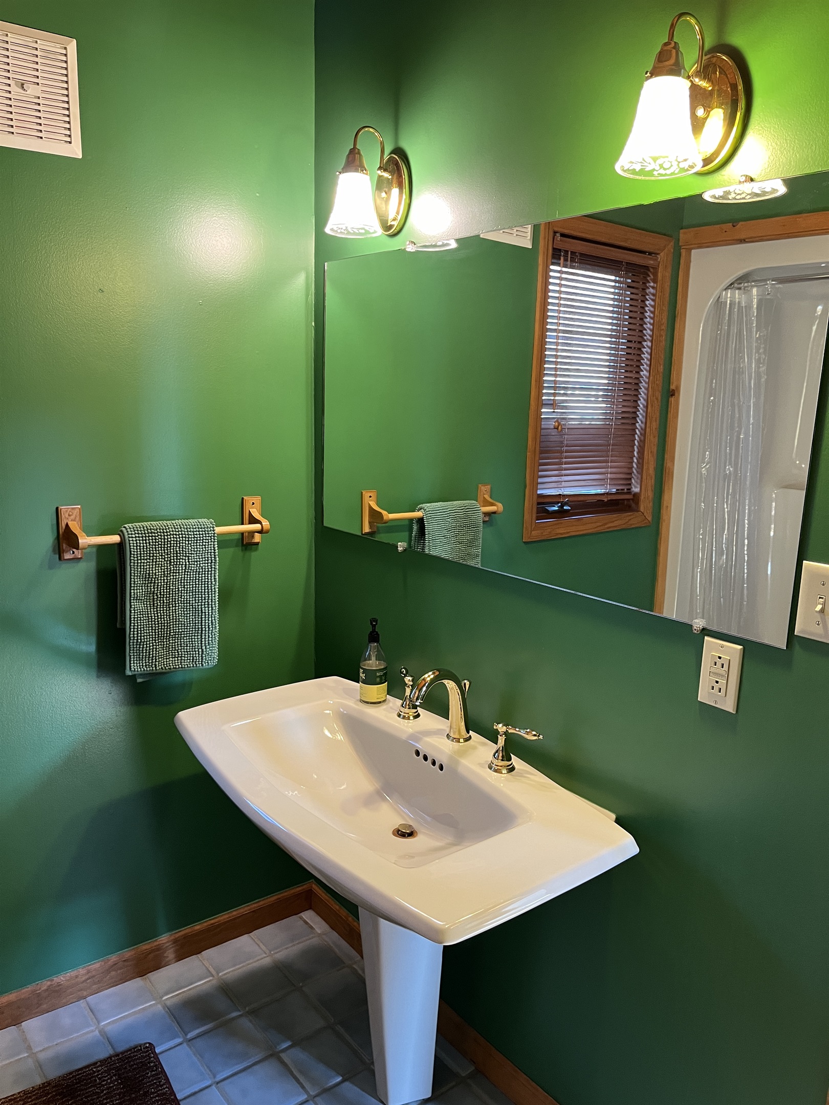 Camp Havon 1st floor full bathroom.