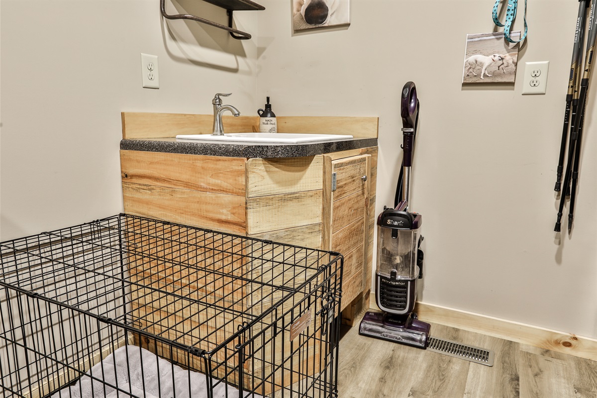 Cage & Vacuum - Dog Essentials