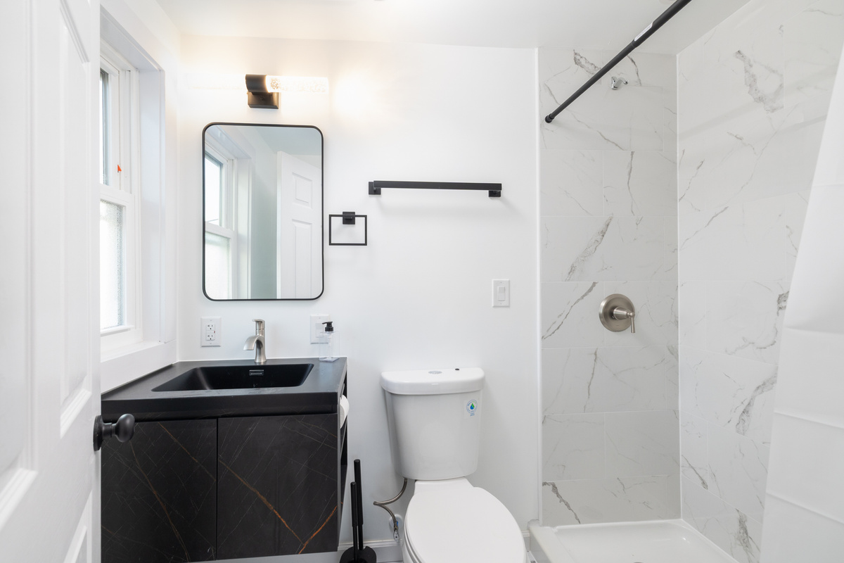 Ensuite Bathroom to 1st Floor NW Bedroom