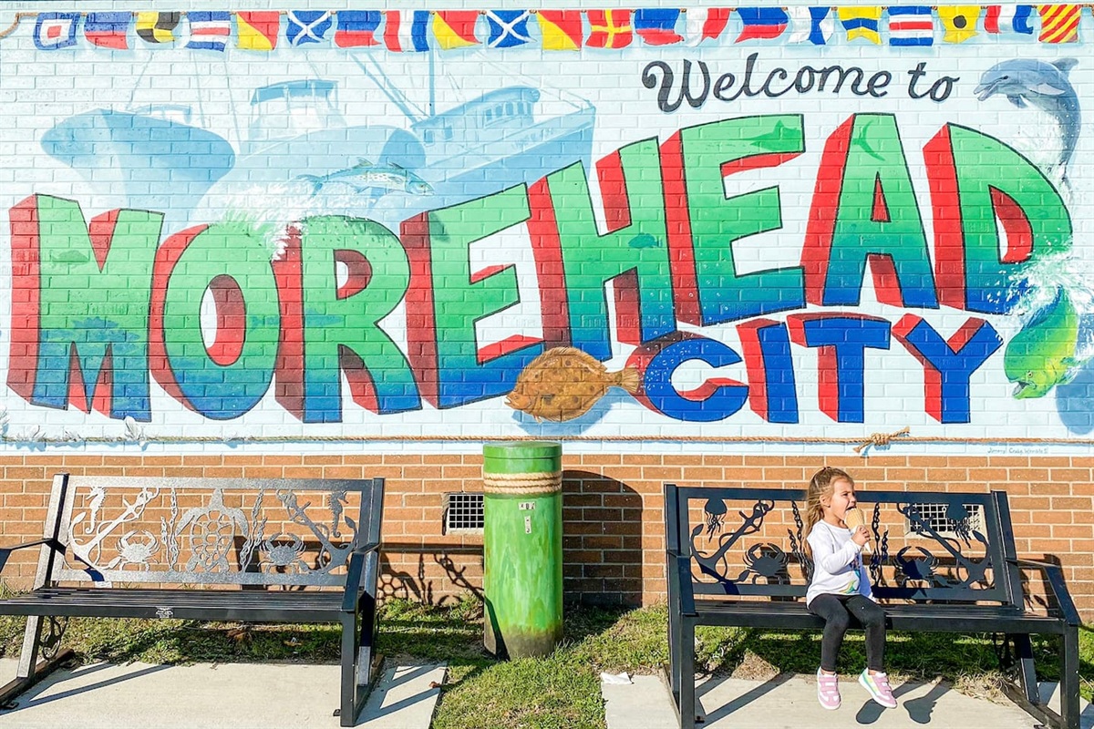 The Morehead waterfront is just a few blocks walk or bike ride. Enjoy casual or fine dining, novelty shops, ice creams shops,  adult nightlife, or even watch some of the fresh catch come in off the Sportfishers!