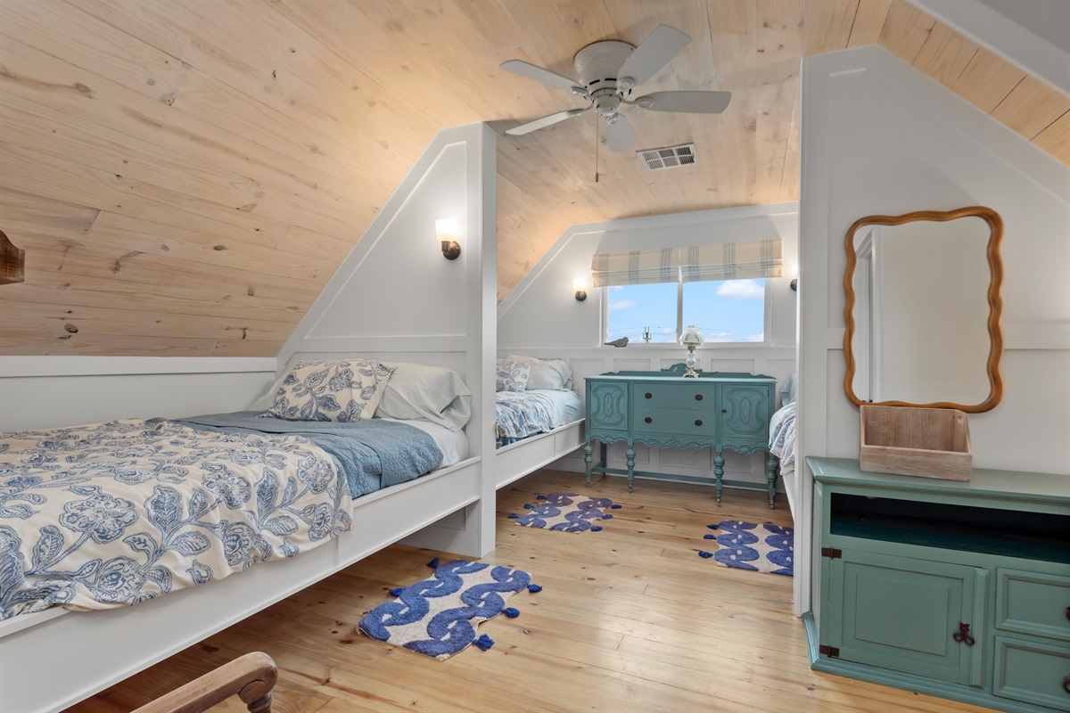 1828fab589484a5abde42b4fdb109f6d Large | Beachhouse | Texas | TX | Vacation Homes | Galveston | Crystal Beach | Kokomo | Breezy Days | Beachfront Elegance | Sunrise Serenity | Southern Sands Property Management, LLC