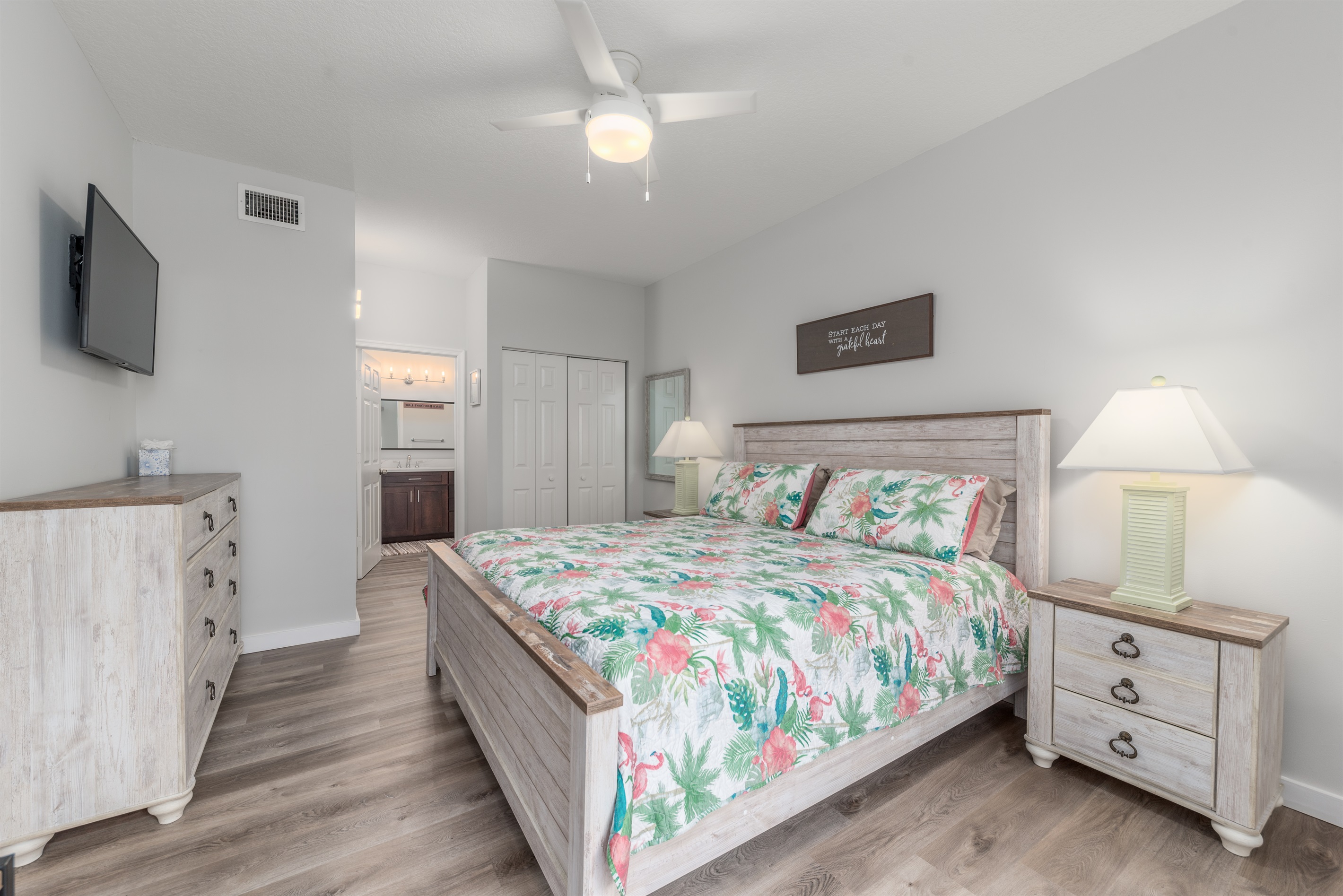 JupRent's - Coastal Paradise - 2Bed/2Bath - Close to All - Beach, Golf, Fishing 5