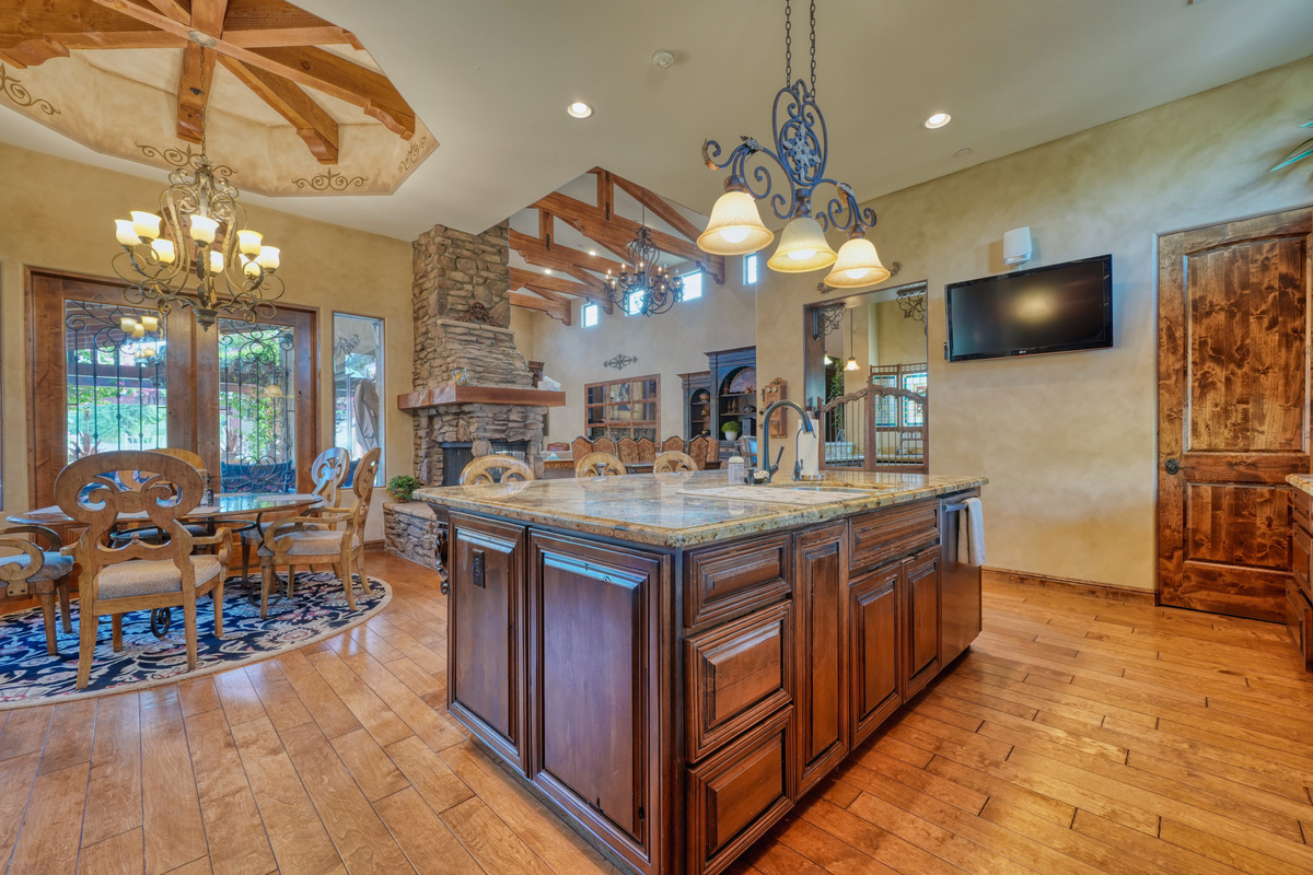 Epic Estate Scottsdale (82nd) — Epic Estate Scottsdale (82nd), Scottsdale, Arizona — photo 46
