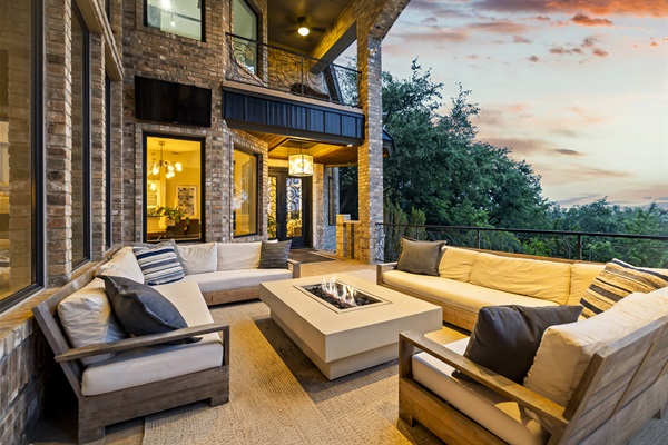 Enjoy the main patio entertainment area over looking city skyline and pool.