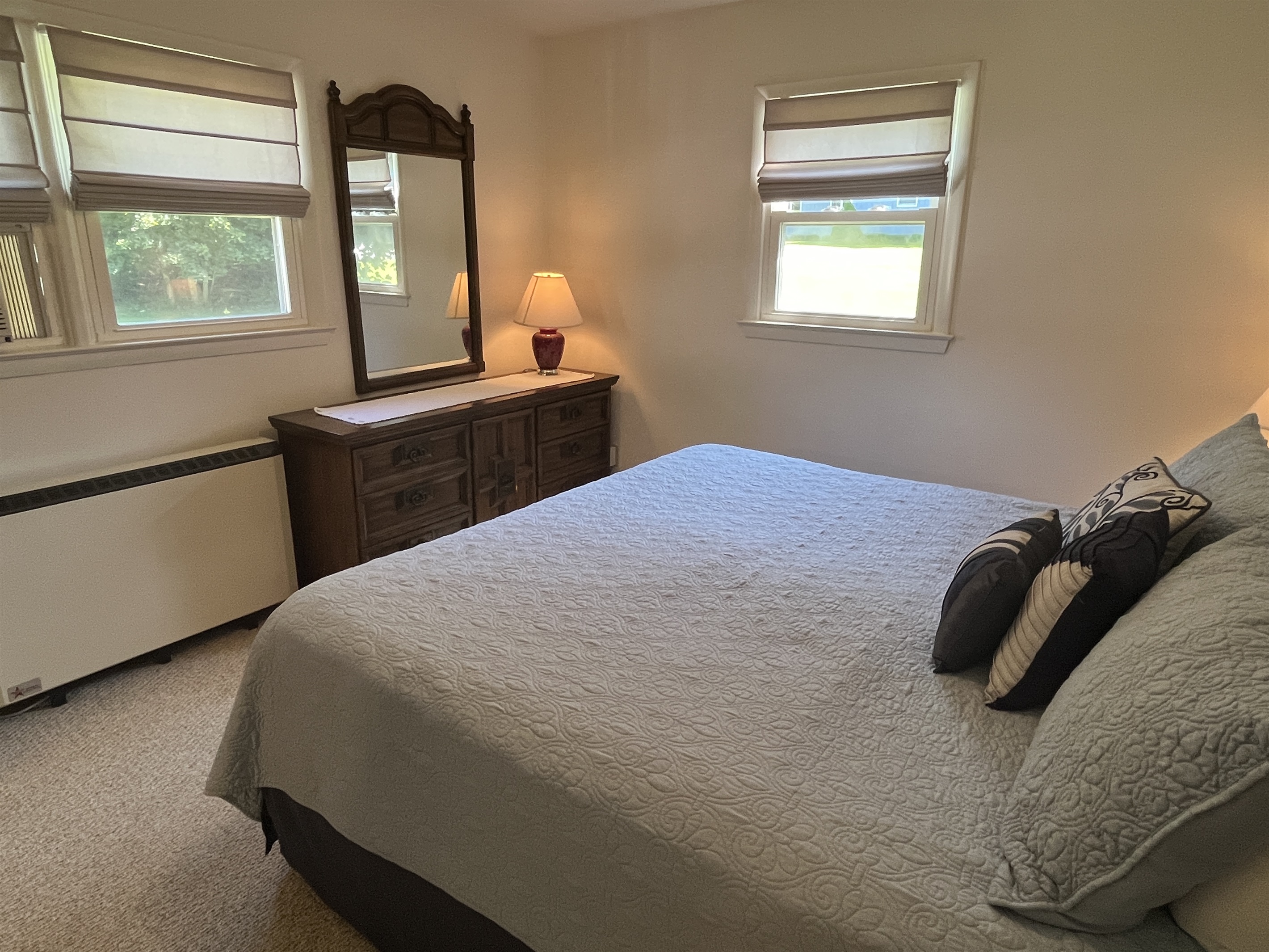 King bedroom with ensuite 1/2 bath
