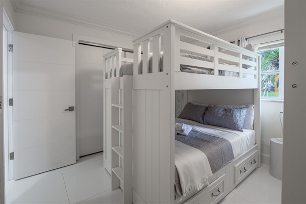 Modern bunk room ideal for large family vacations