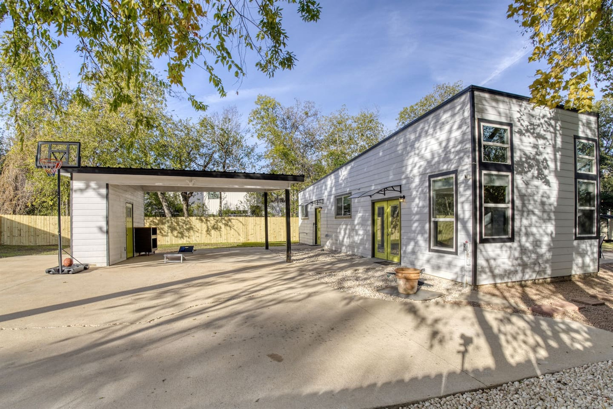 A Perfect Middle Home Exterior with Carport Style
