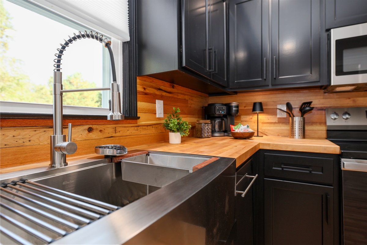 Lots of room in this fully stocked kitchen