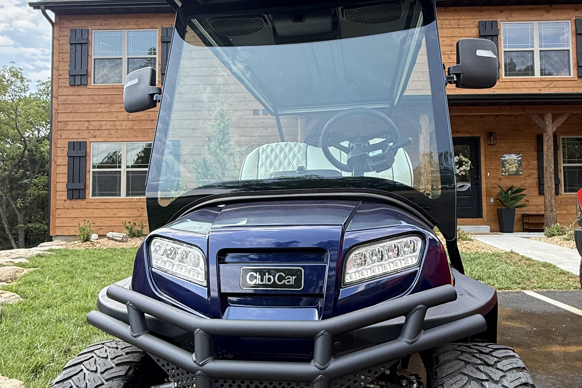 This cabin comes with its own brand-new 4-seater golf cart with bluetooth and Apple Car Play!! No need to rent one! Great for buzzing around Tall Timbers camp to all the pools, lakes and general store.