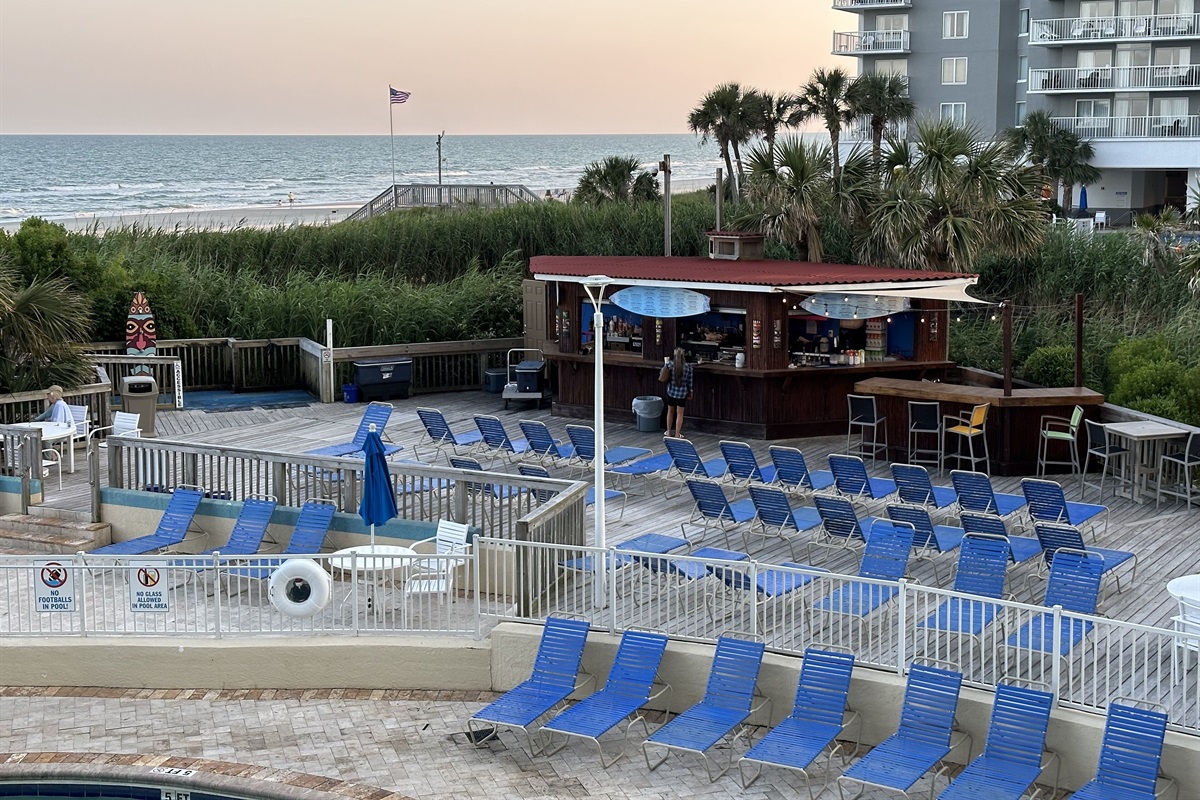 Tiki Bar conveniently located between South Tower Pools & the North Tower Pool