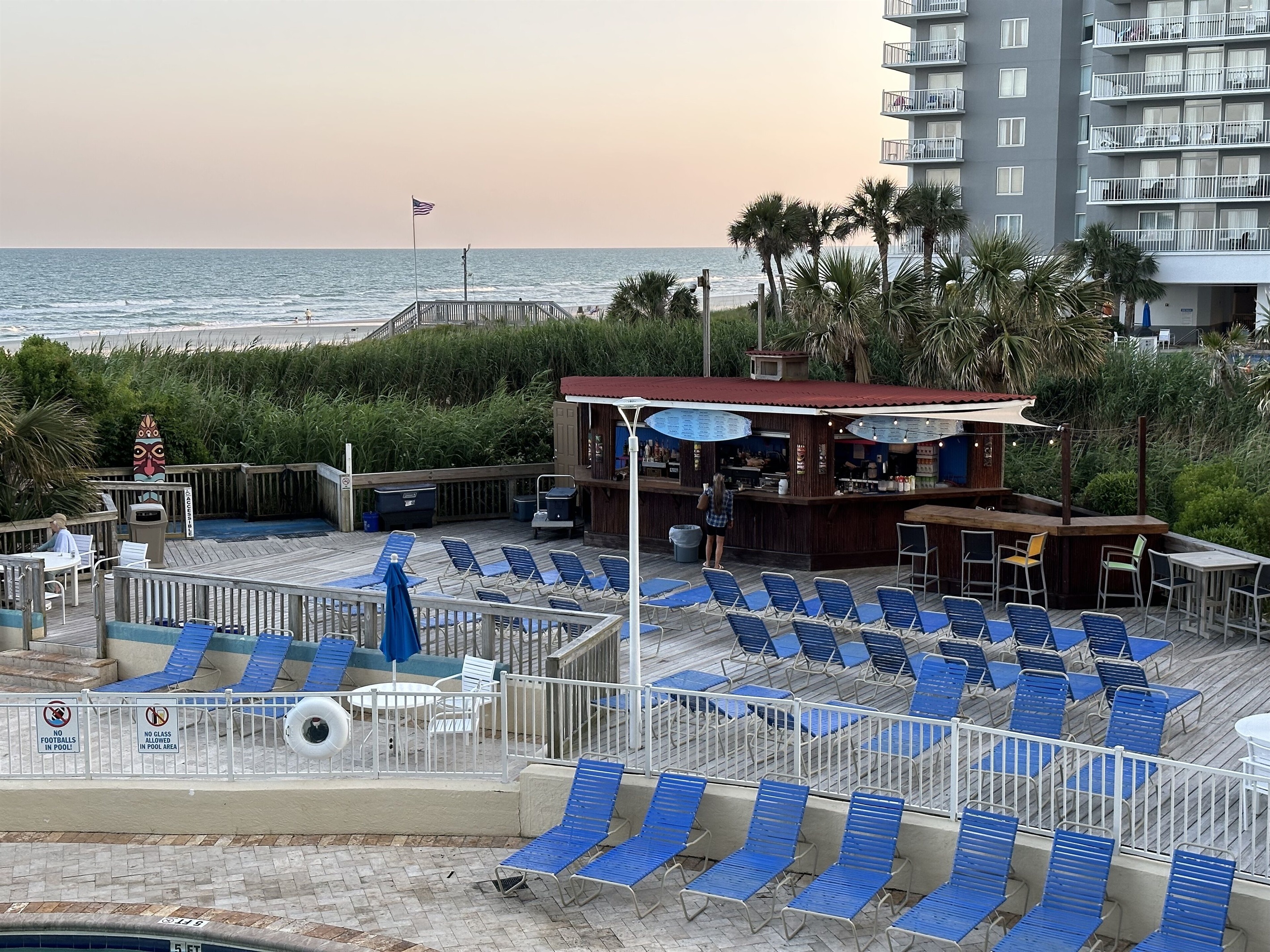 Tiki Bar conveniently located between South Tower Pools & the North Tower Pool