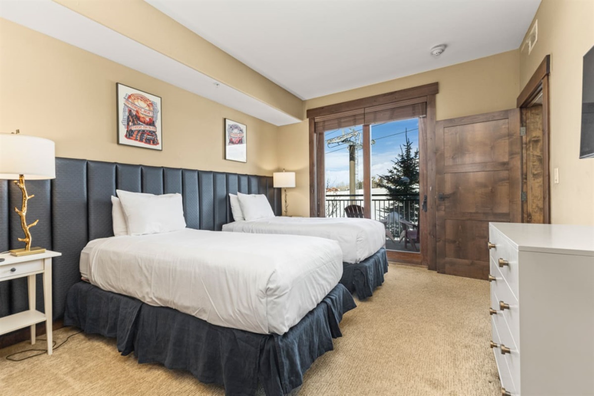 Bedroom 2 - Two Twin Beds 