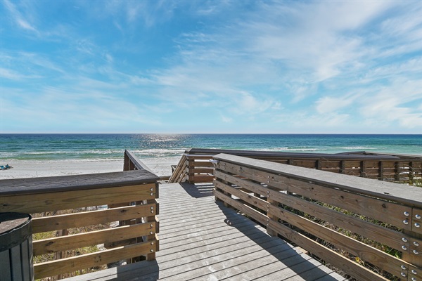 One Seagrove Place Beach Access. Only 5-10 minute walk from the front door! Ramp for wagon! Shower wash station.