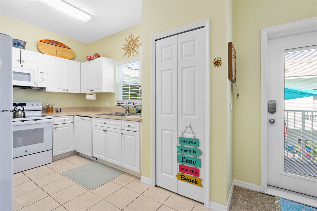 Fully Equipped Kitchen!