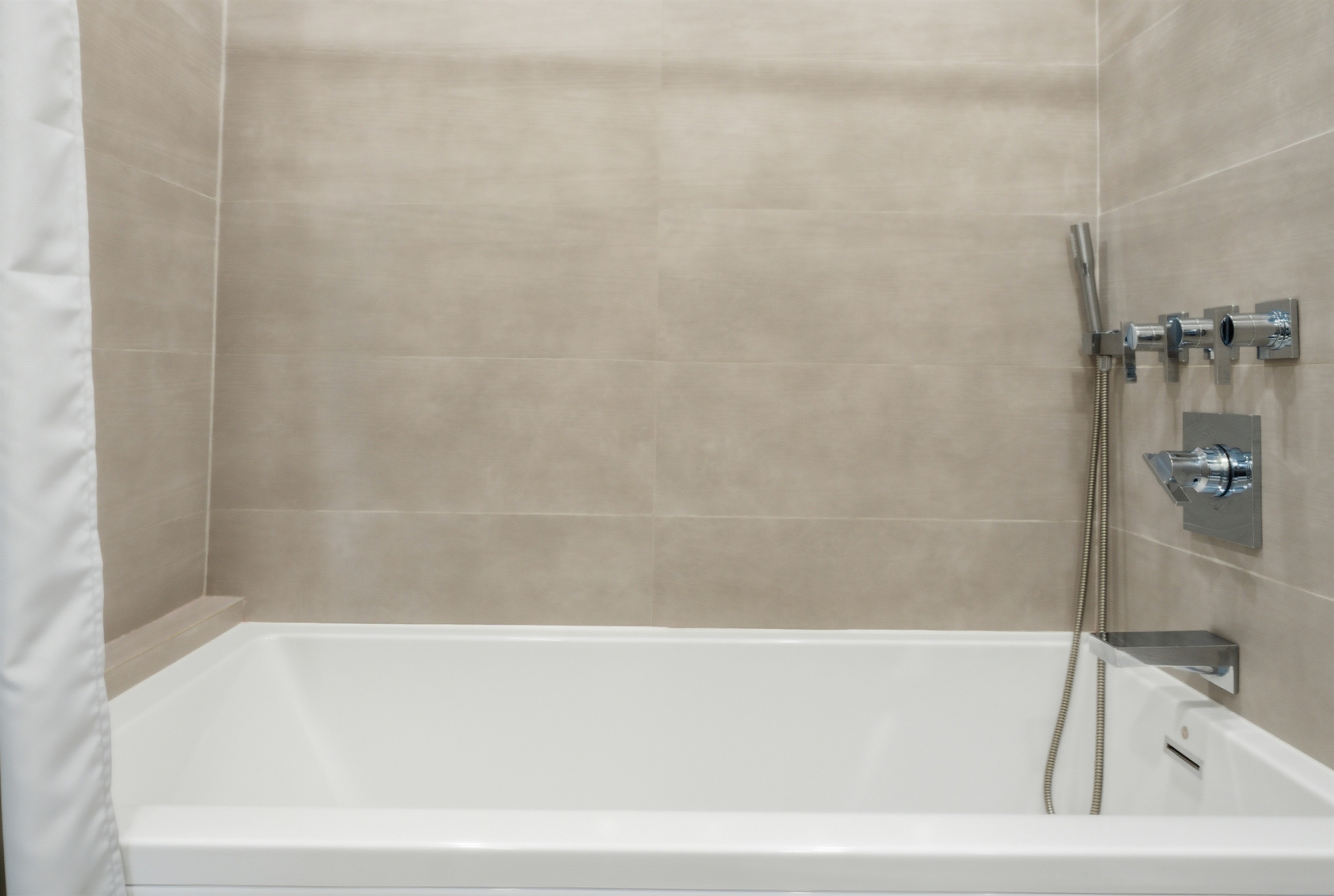 Guest Bath - Tub/Shower All Tile Surround