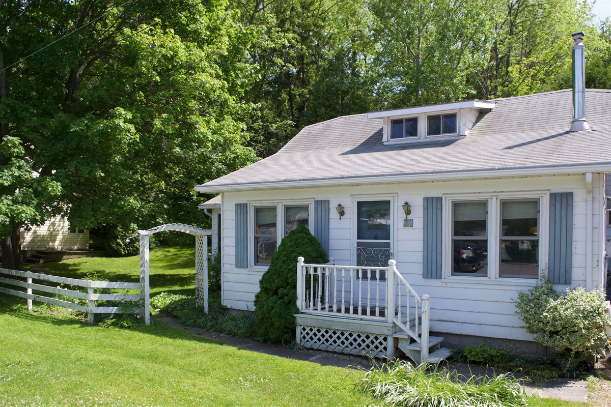 18a780e967434be8b6f72932c116b80a Large