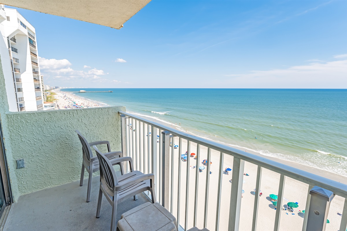 Balcony with Amazing Views of the Ocean🌊☀️