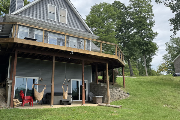 Swings, Hot tub, Fire pit, and VIEWS!