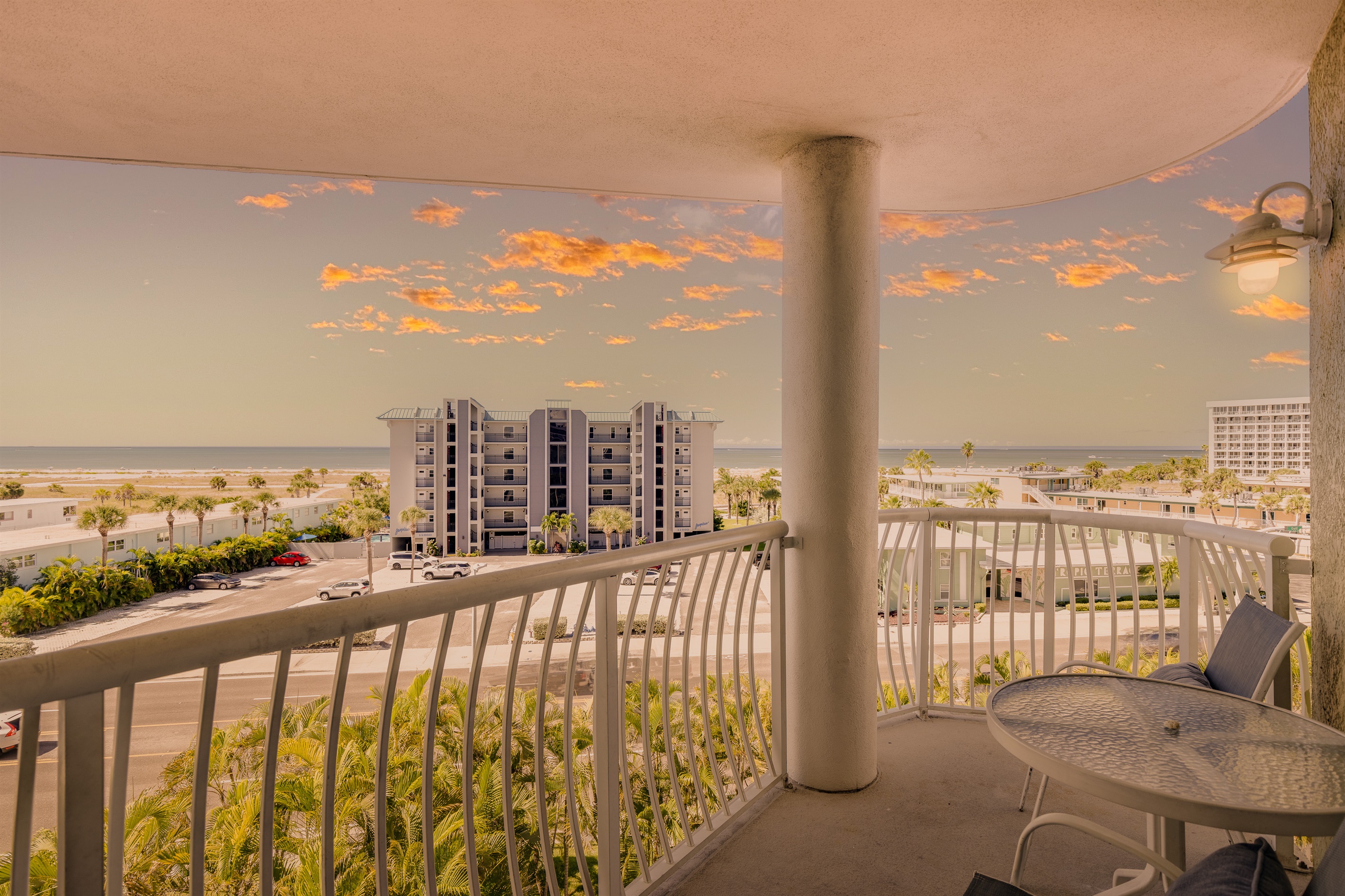 Budget-Friendly · Luxe Comfort & Style