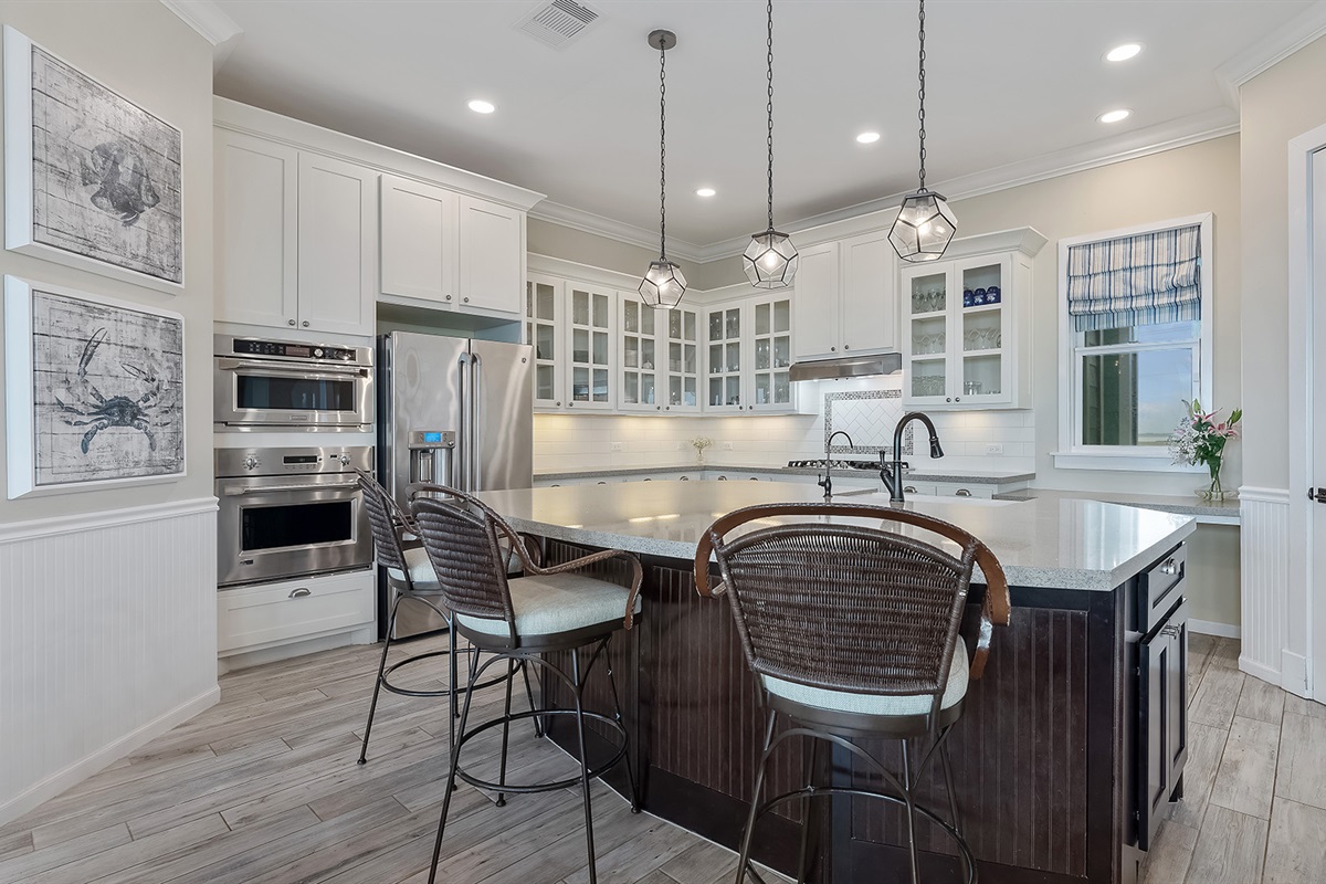 Kitchen: Extra large island with bar seating.